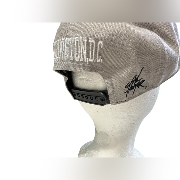 DC‎ SnapBack hat gray - Picture 5 of 8